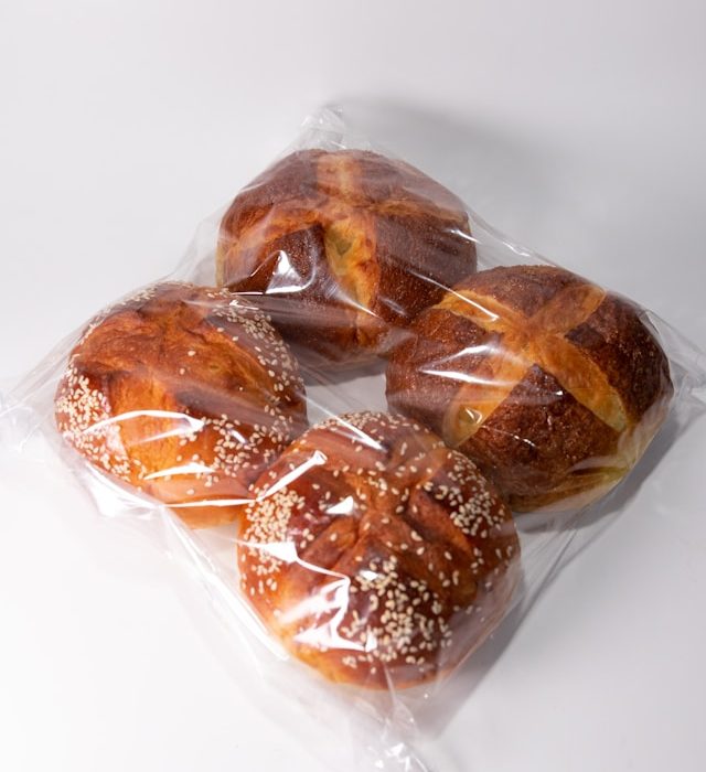 donat terbungkus plastik